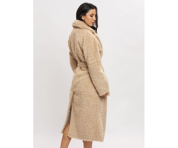 Пальто зимнее женское барашек бежевого цвета 44002B