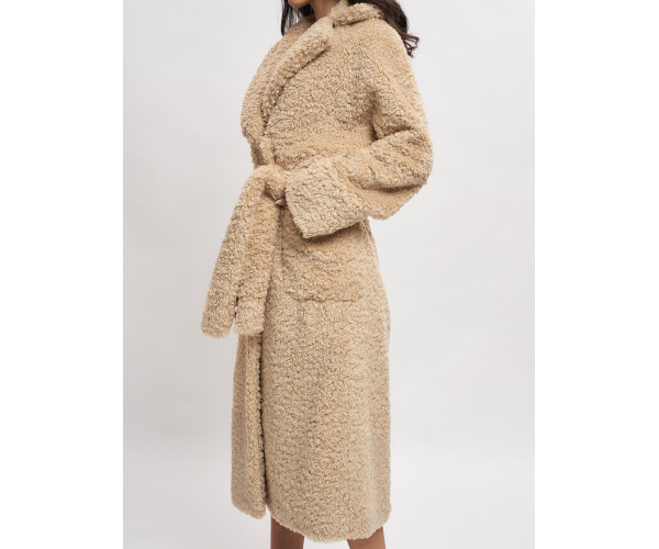 Пальто зимнее женское барашек бежевого цвета 44002B