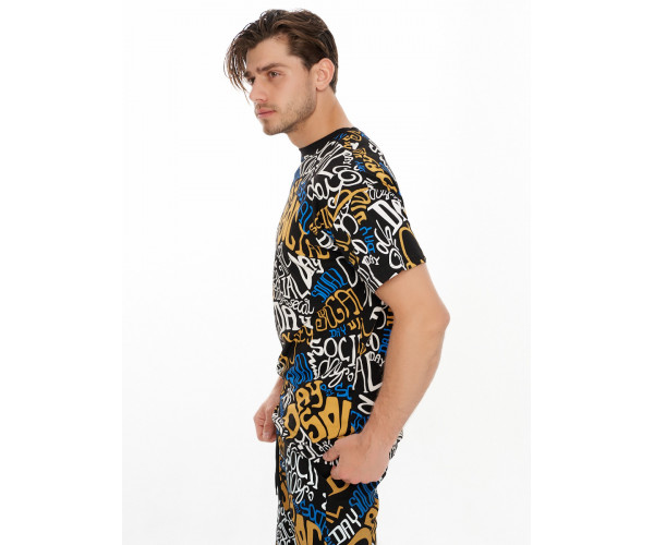 Костюм штаны и футболка с надписями черного цвета 91791Ch