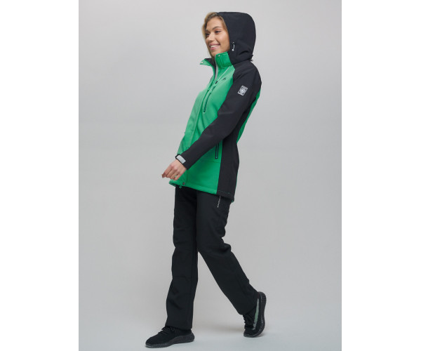 Костюм  женский зеленого цвета 02030Z