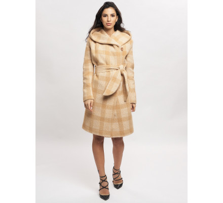 Пальто зимнее женское бежевого цвета 4017B