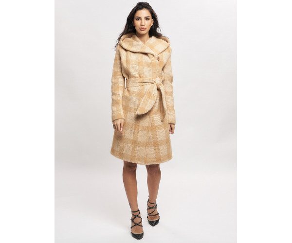 Пальто зимнее женское бежевого цвета 4017B