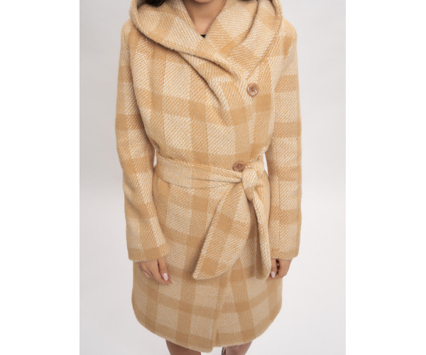 Пальто зимнее женское бежевого цвета 4017B