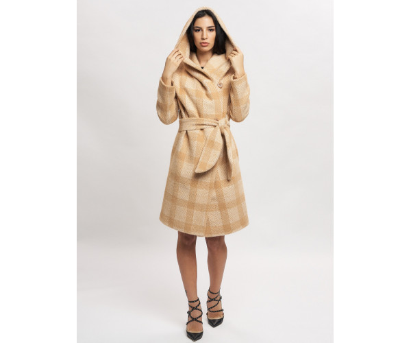 Пальто зимнее женское бежевого цвета 4017B