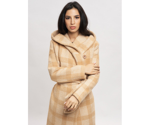 Пальто зимнее женское бежевого цвета 4017B