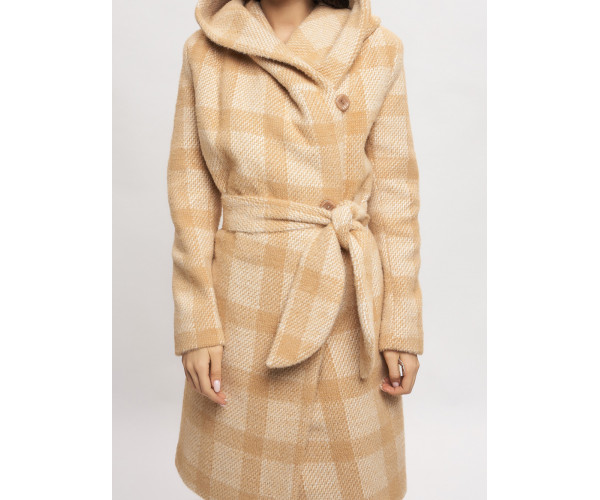 Пальто зимнее женское бежевого цвета 4017B