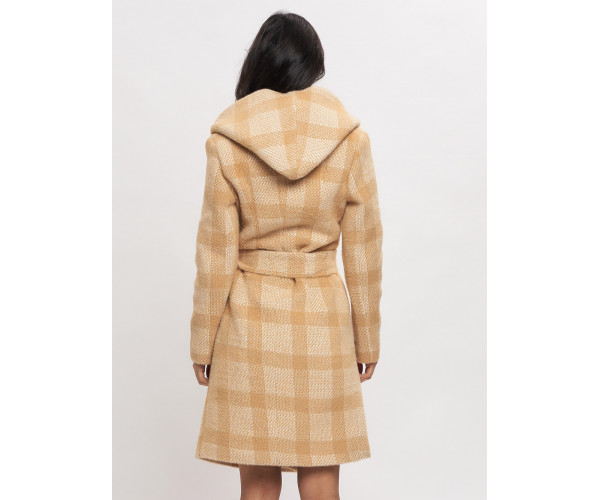 Пальто зимнее женское бежевого цвета 4017B