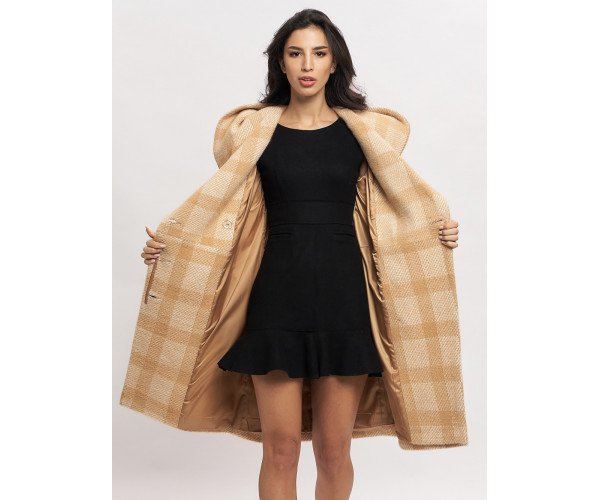 Пальто зимнее женское бежевого цвета 4017B