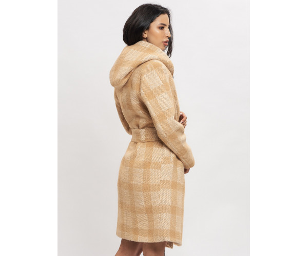 Пальто зимнее женское бежевого цвета 4017B