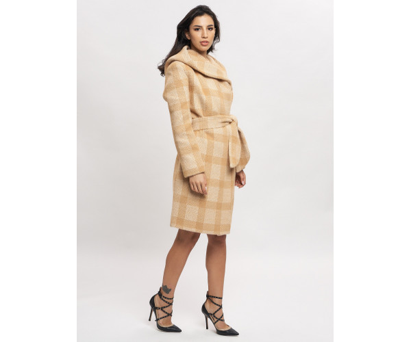 Пальто зимнее женское бежевого цвета 4017B