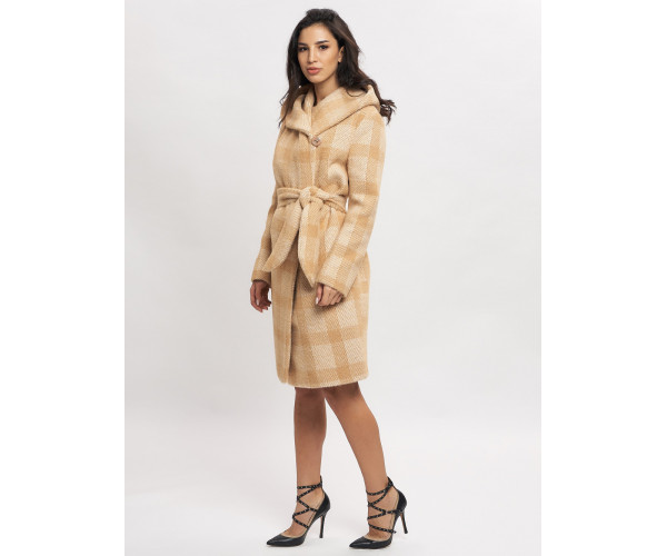 Пальто зимнее женское бежевого цвета 4017B