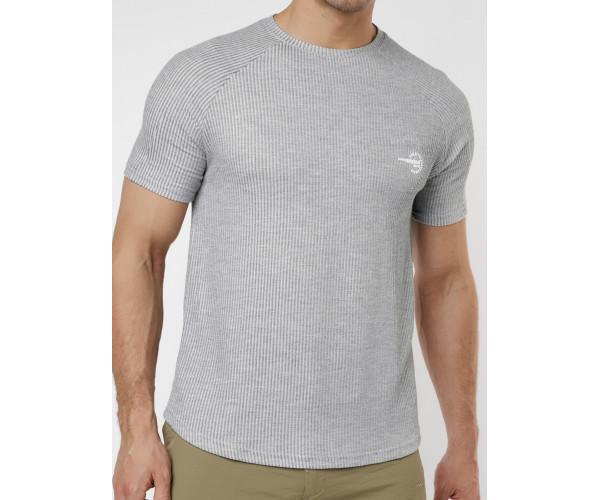 Футболка в полоску серого цвета 221030Sr
