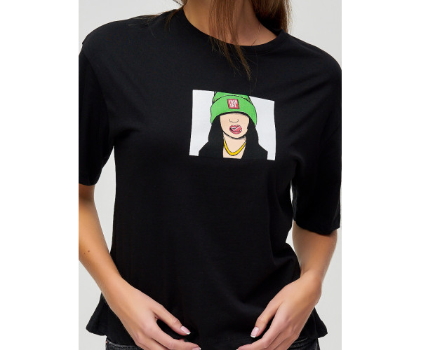 Женские футболки с принтом черного цвета 50003Ch