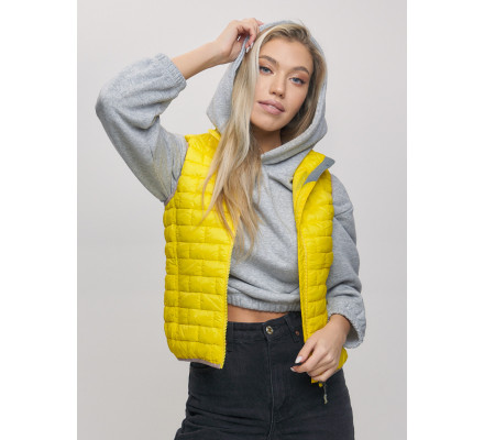 Жилетка стеганная Valianly желтого цвета 33311J