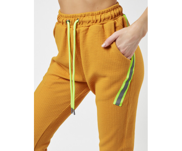 Брюки зауженные женские горчичного цвета 222066G