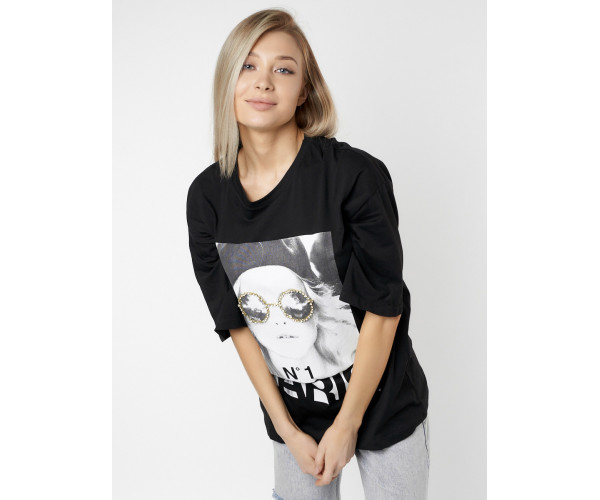 Женские футболки с принтом черного цвета 76110Ch