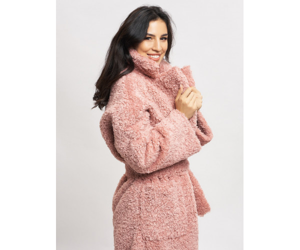 Пальто зимнее женское барашек розового цвета 44002R